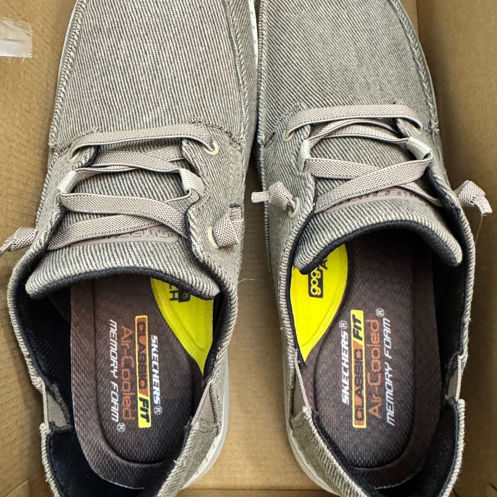 Skechers Men's tan Sneakers with Memory Foam
